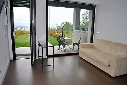 Sleeps 4 Pool Air Con Appartamento Meina