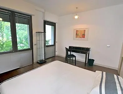 Sleeps 4 Pool Air Con *